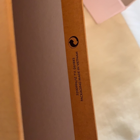 💯 guarantee authentic preowned LV box and dustbag - Picture 5 of 9